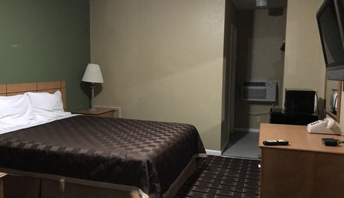 Double Room, 1 Queen Bed