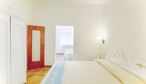 Quadruple Room, Connecting Rooms