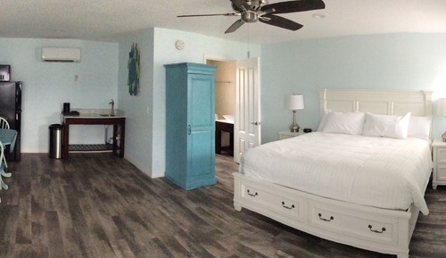 Standard Room, 1 King Bed