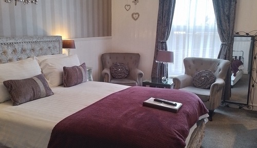 Deluxe Room, 1 King Bed, Sea View (Second Floor)