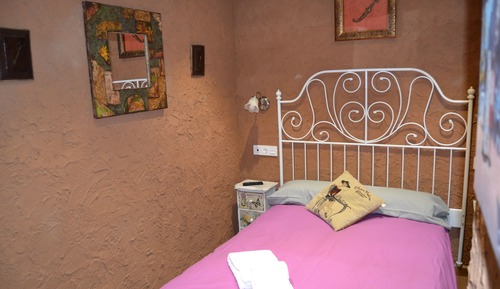 Single Room, Mountain View