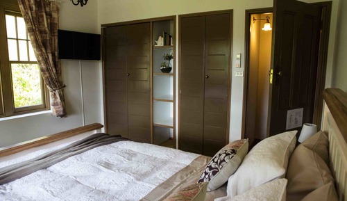 Room Mt Donna Buang