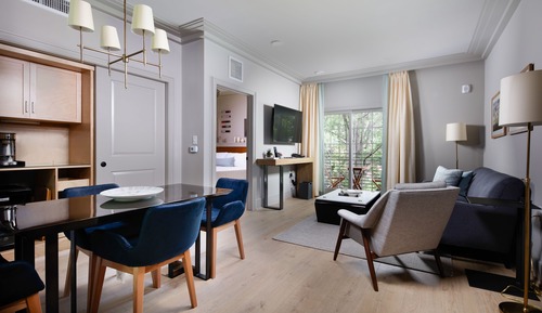 Suite, 1 King Bed, Balcony