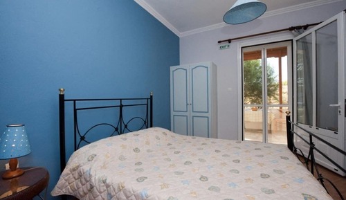 Studio, Sea View