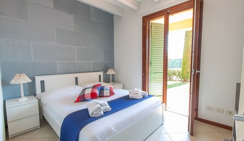 Premier Apartment, 2 Bedrooms, Patio, Pool View