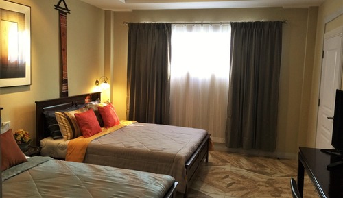 Superior Double Queen Family Room - Mountain View