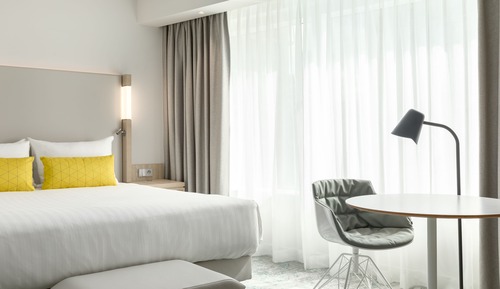 Deluxe Queen Room