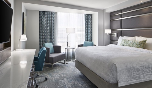 Room, 1 King Bed, Non Smoking (Mobility Accessible, Tub)