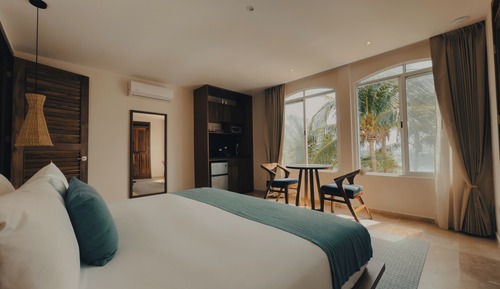Room, 1 King Bed, Non Smoking, Ocean View