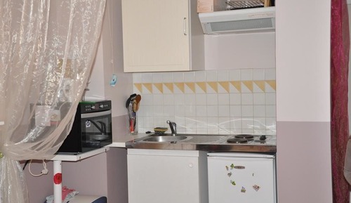 Apartment (Cerise)