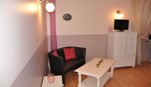 Apartment (Rose)