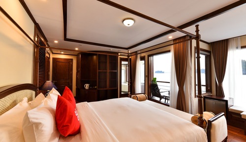 Regal Suite, Balcony