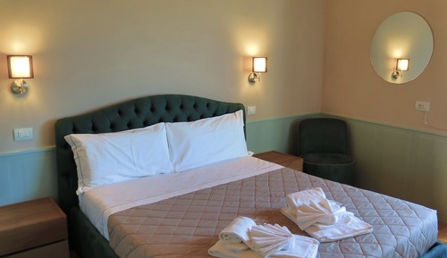 Romantic Double Room, 1 Queen Bed, Non Smoking, Valley View