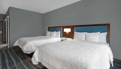 Room, 2 Queen Beds, Accessible, Bathtub