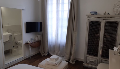 Room (Barclay)