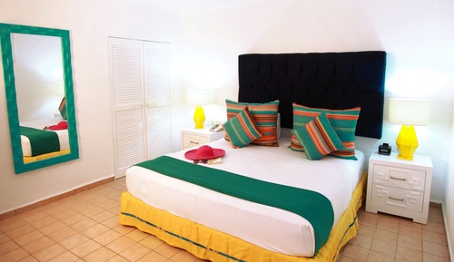 Superior One Bedroom Suite