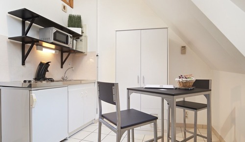 Duplex, Ensuite (Studio - coté jardin)