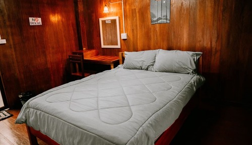 Wooden Bungalow (Baan Mai)