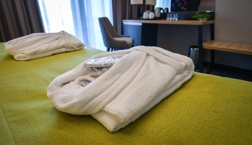 Deluxe Double Room with Balcony and Mountain View