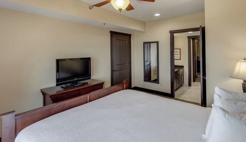 Classic 2 Bed 1 Bath Condo