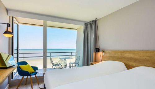 Standard Room, 2 Twin Beds, Balcony, Sea View