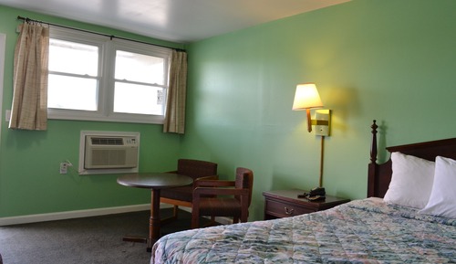 Standard Room, 1 King Bed, Smoking