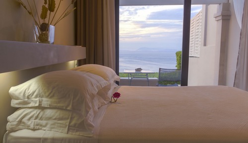 2 Bedrooms Villa Sea View with Private Hot-Tub and Heated Pool