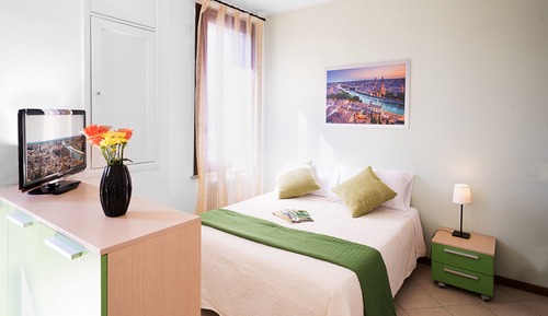 Studio, Kitchenette