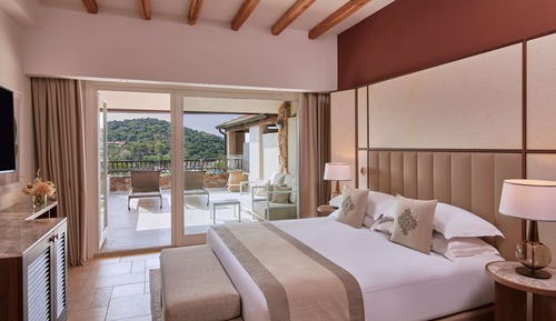 Deluxe Room, 1 King Bed (Laguna Deluxe Room)