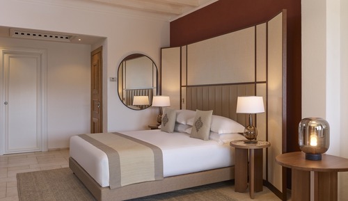 Deluxe Room, 1 King Bed (Grand Deluxe Room)