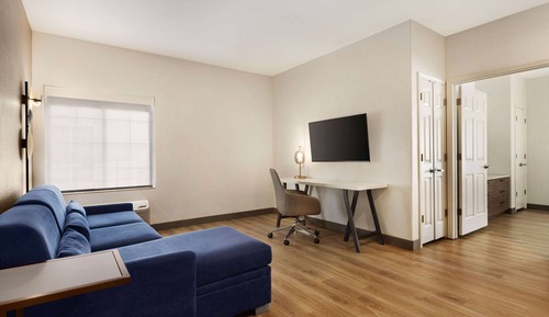 Suite, 1 King Bed