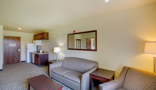 Queen Handicap Accessible Extended-Stay Suite with Pull-out Sofa
