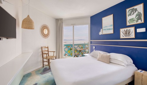 Deluxe Room, 1 Queen Bed, Non Smoking, Sea View (Twin bed on request)