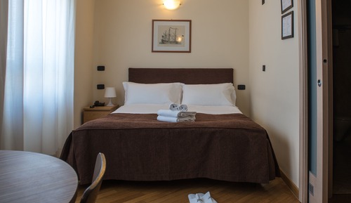 Classic Apartment, 1 Queen Bed, Non Smoking, Kitchen