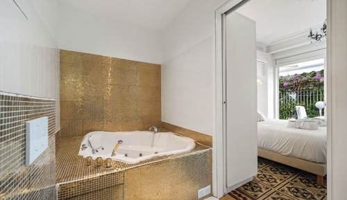 Suite Familiale, vue mer, avec spa (L'Olivier)