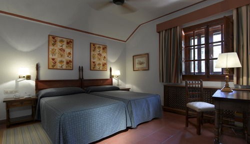 Standard Twin Room (3 adults)