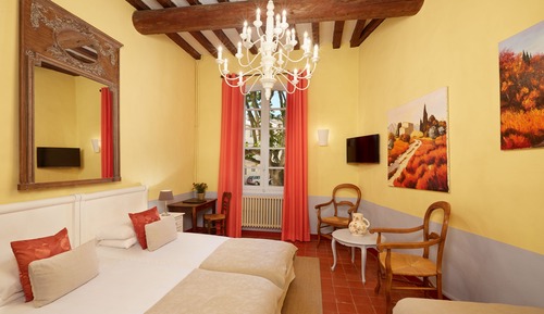 Triple Room (Charme)