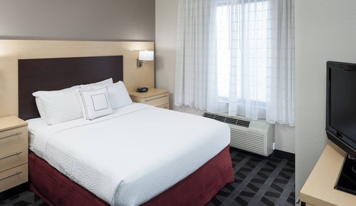 Suite, 2 Bedrooms (Mobility/Hearing Accessible, Tub)