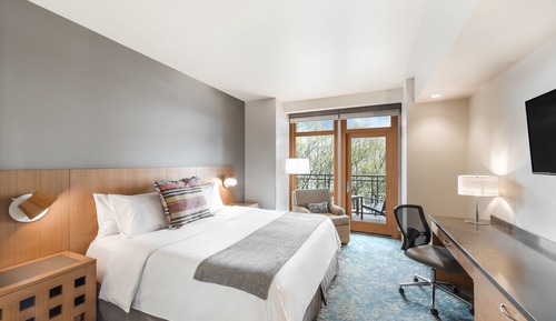 Deluxe Room, 1 King Bed, Balcony