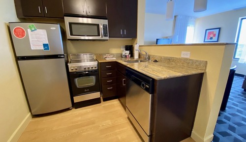 Suite, 2 Bedrooms (Mobility/Hearing Accessible, Tub)