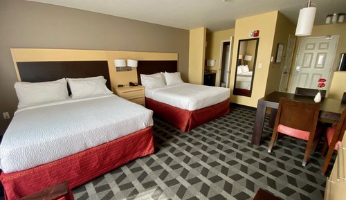 Studio, 2 Queen Beds (Hearing Accessible)