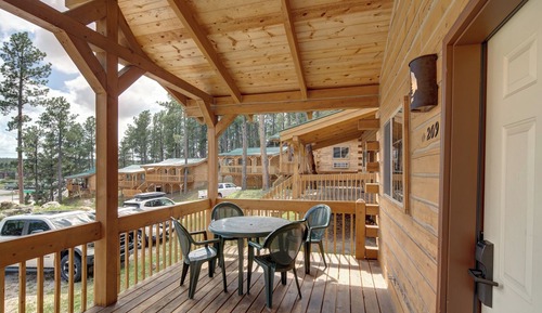 2 Queen Cabin