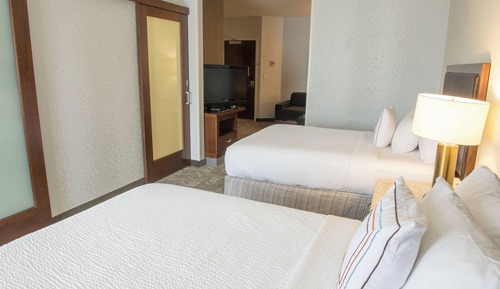Suite, Multiple Beds, Mountain View (Mobility Accessible, Tub)