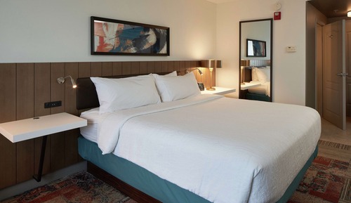 Room, 1 King Bed, Accessible, Bathtub