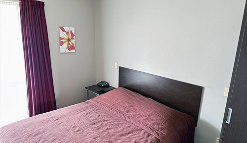 3 Bedroom Apartment with 2 Showers and Full Kitchen