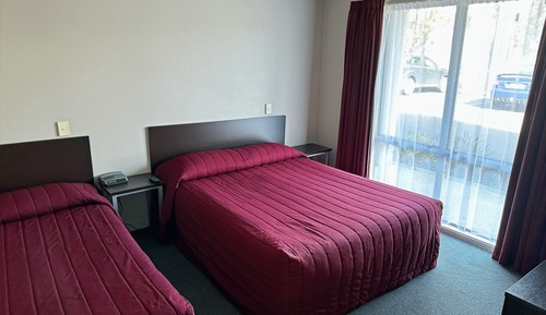 2 Bedroom Apartment with Spa Bath and Kitchenette (Opt 2)