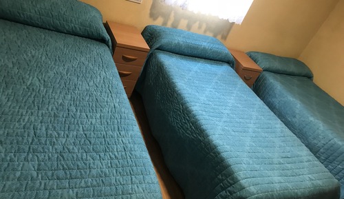 Triple Room, 3 Twin Beds, Shared Bathroom