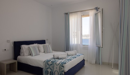 Luxury House with Private Pool 2AB Seaside