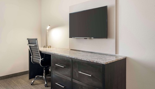 Standard Room, 1 King Bed, Accessible, Refrigerator & Microwave