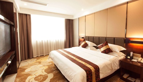 Suite, 1 King Bed, Smoking
